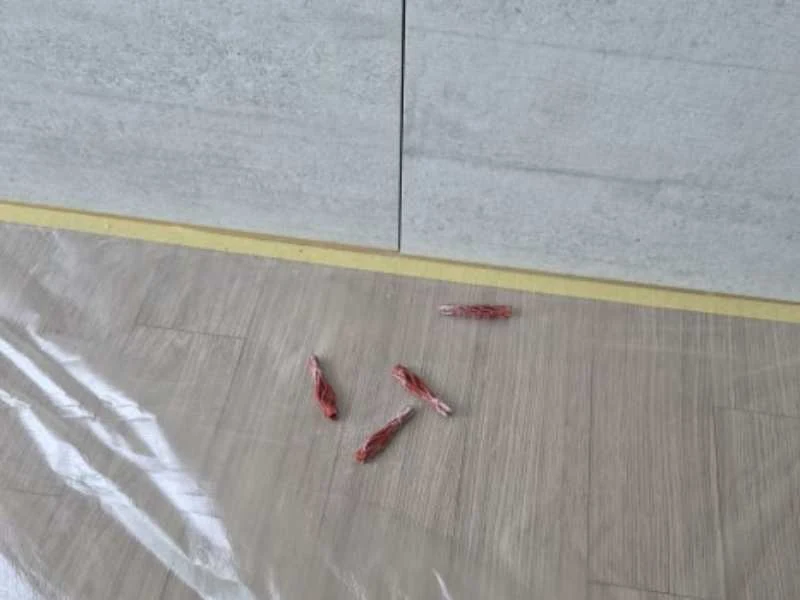 기존 칼블럭 제거 및 구멍 내부 정리