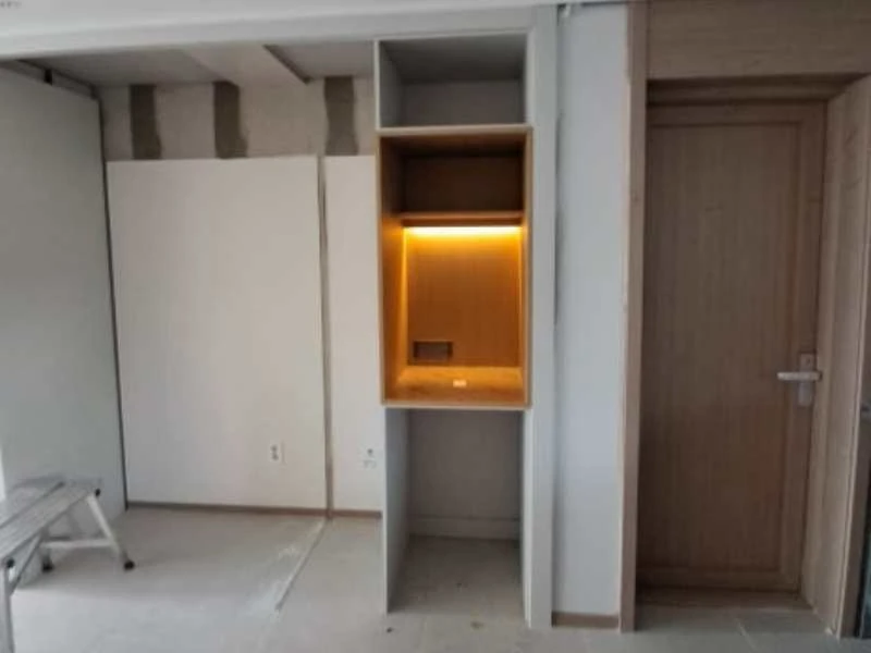 로봇청소기 공간과 홈바 키큰장 설치