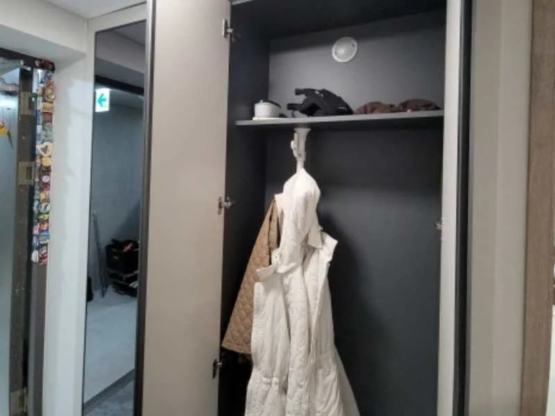 기존 신발장 구조 확인 및 옷장 리폼 범위 설정