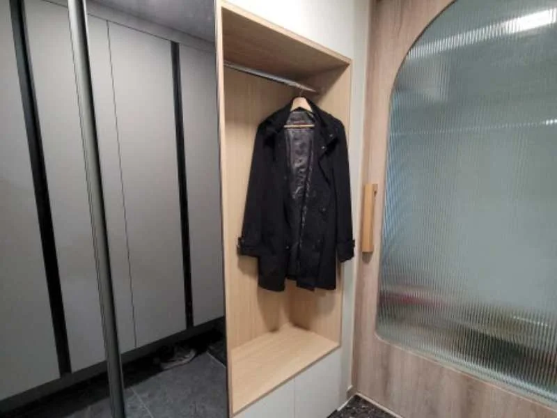 수납장·옷걸이 공간 및 전체 마감 점검
